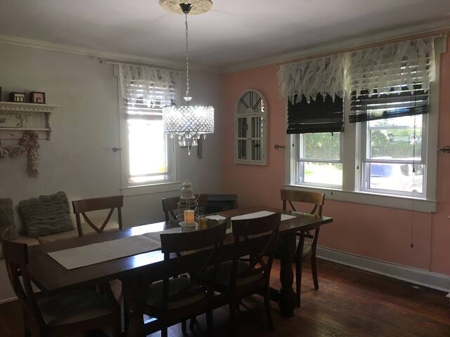Quiet large 4 bedroom house in water community