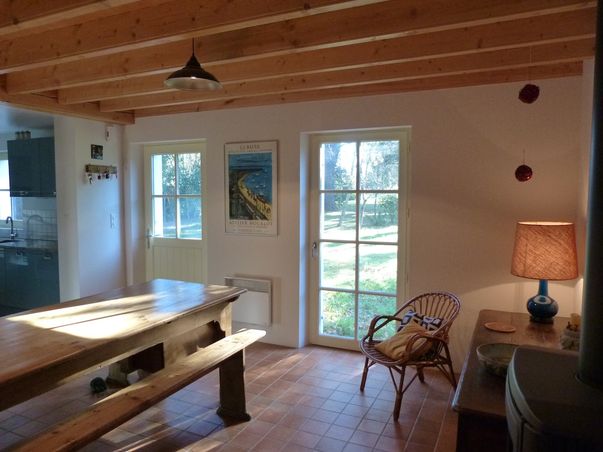Popular Airbnb listing: Charming country house 300 m from the beach in Mesquer