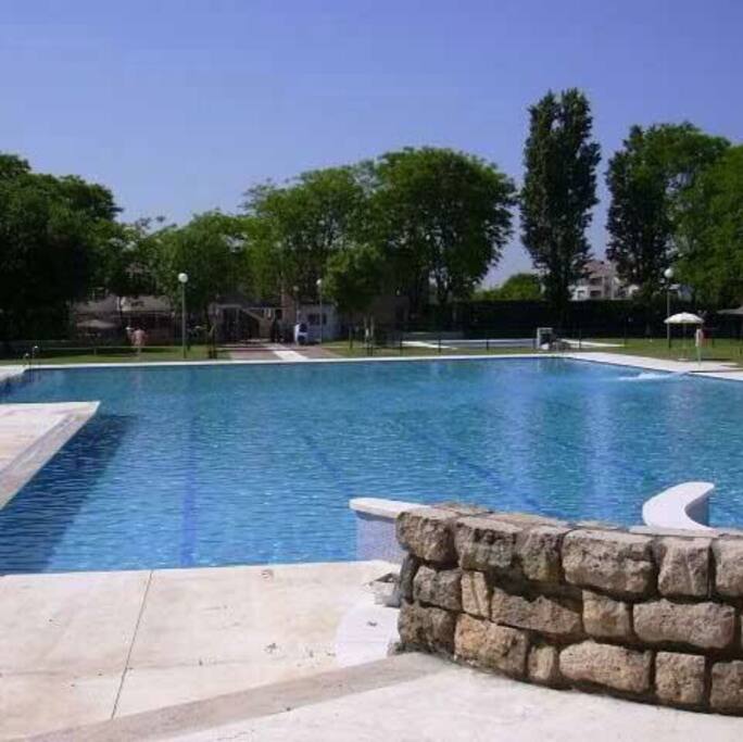 PISCINA