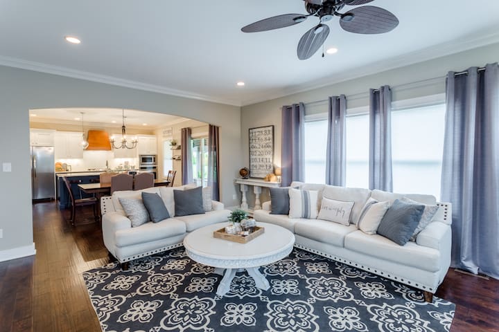 Luxury Home in Ideal location for Breeder’s Cup