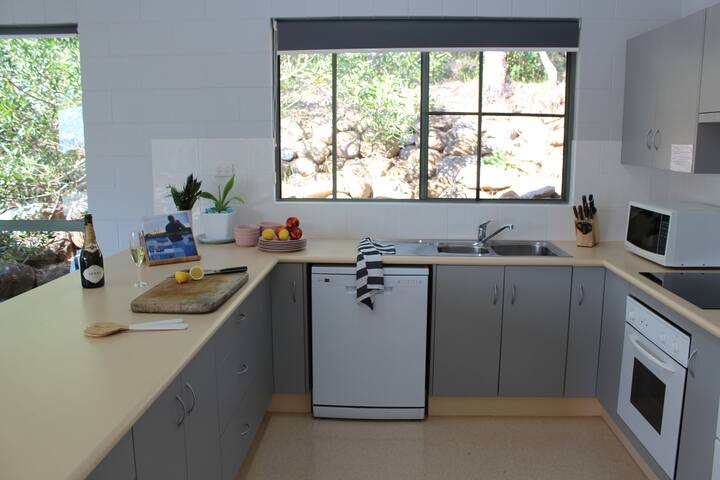 Sandy Toes Retreat “Yarra” gallery image 4