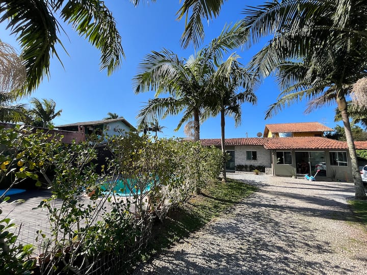 Cheerful house with pool Houses for Rent in Florianópolis, Santa