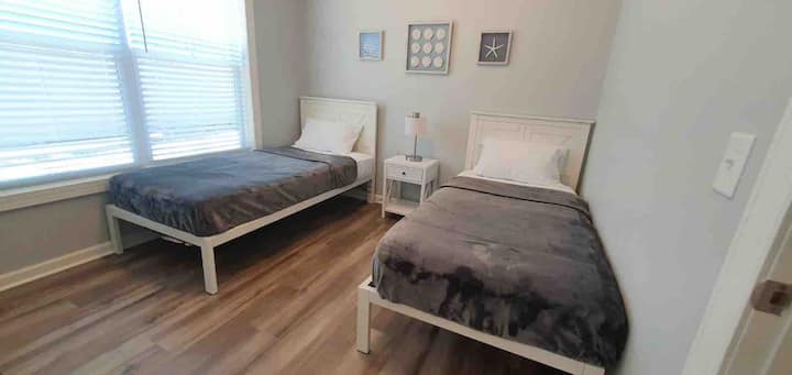 Საძინებელი #3, ორი ერთადგილიანი საწოლი.