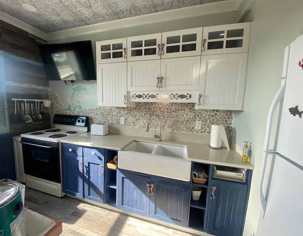 Cozy Retreat, oversize pking, Jeep Beach Daytona