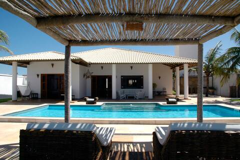 Lua Brisa, airco, on the beach, luxurious villa.