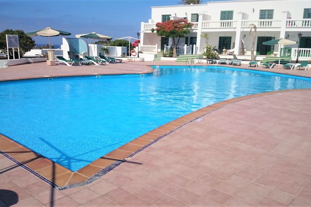 Swimming pool for adults- Piscina para adultos
