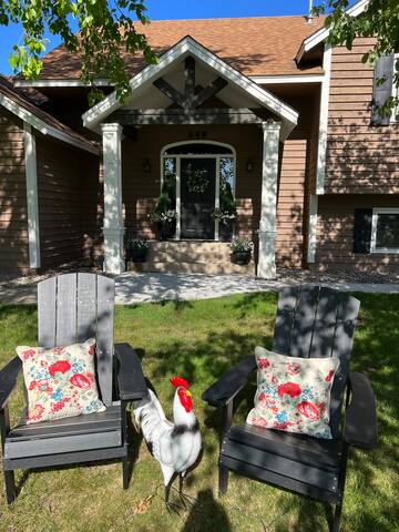 Welcome to Rucks Farm! Charming 4 bedroom home gallery image 2