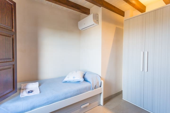 Habitación con terrazza vistas montañ