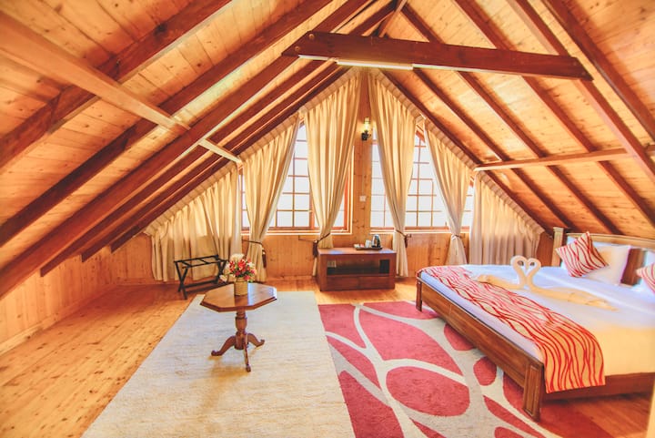 Cinnamon Room
