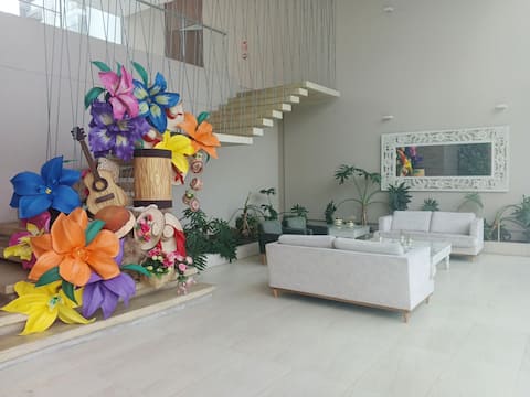 Beautiful, modern, club house, great location!
