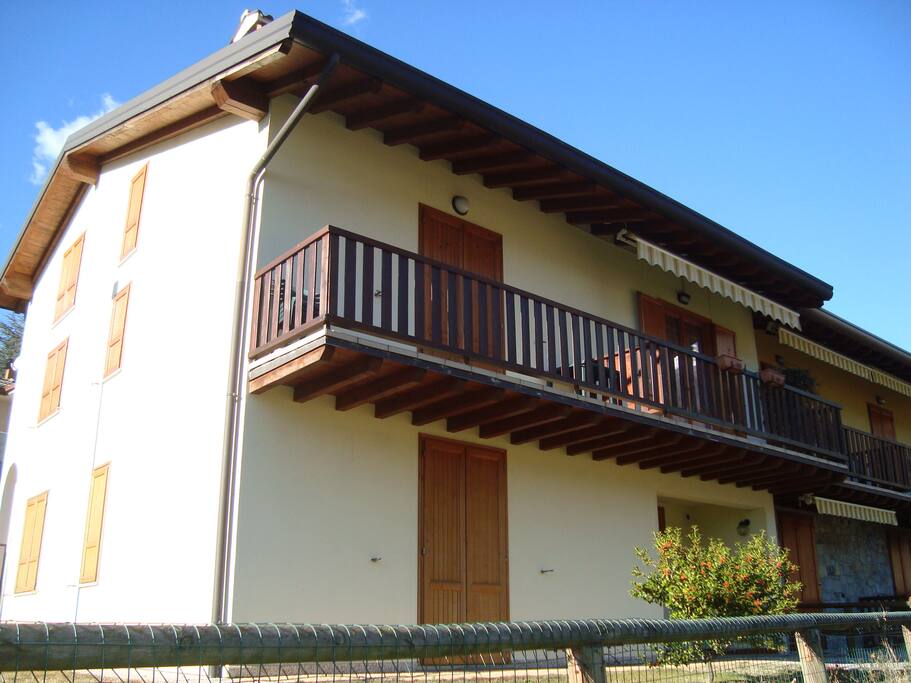 qui si vede il balcone dell'appartamento