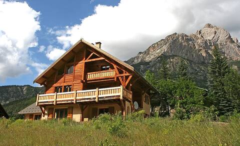CHALET 16 PERS NEAR THE SLOPES