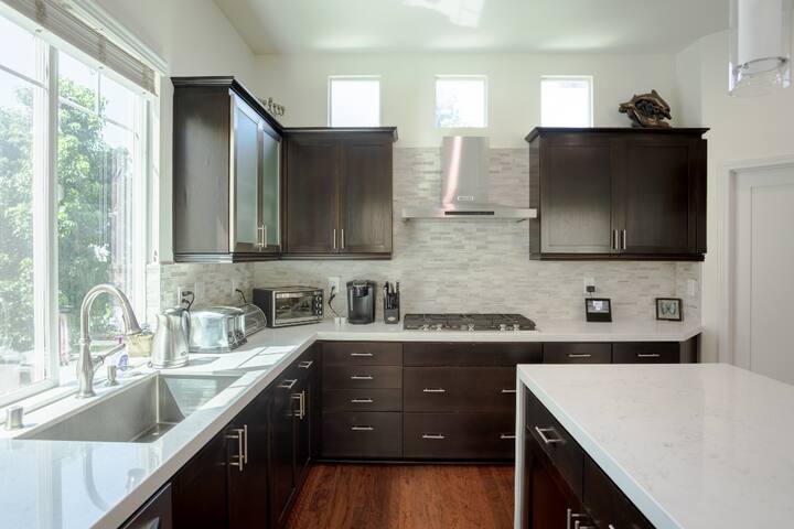 Luxurious House Close to the Beach gallery image 2