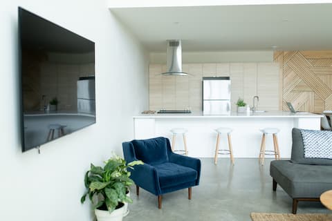 Successful Airbnb property: The Hull House: modern beauty on quiet ocean cove in Nova Scotia