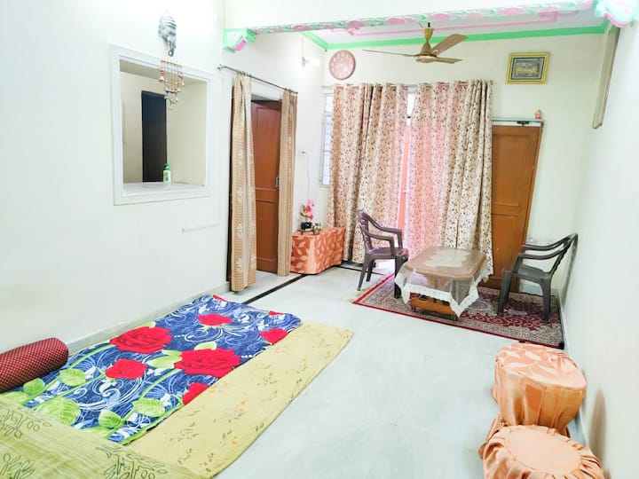 Სასტუმრო ოთახი