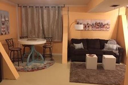 Downtown Branson Studio Guest Suite