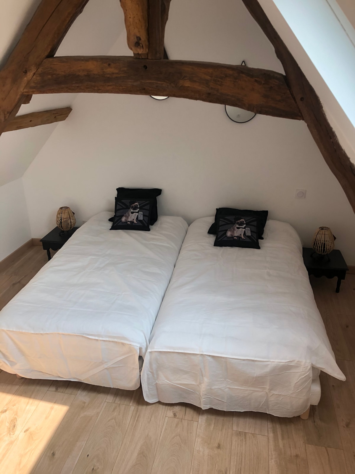 Bedroom 2 Single Beds