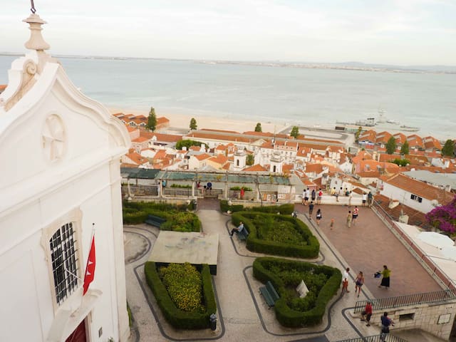 Tram 28: Perfect View over Alfama!