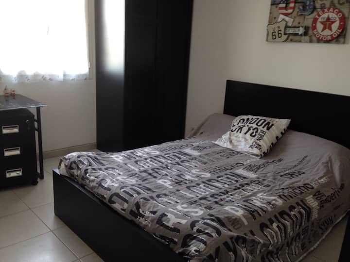 Chambre Dans Villa Avec Superbe Vue - Tarascon