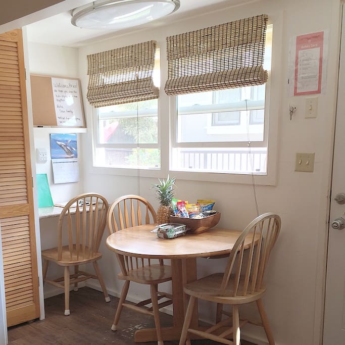 Kitchen dining area
