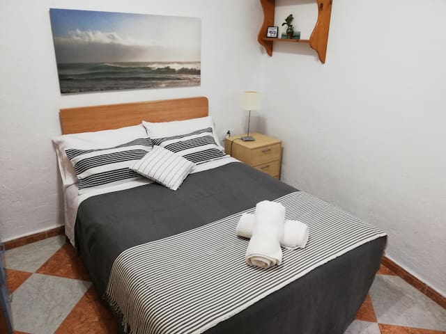Habitación privada en el centro de Cádiz guiritano