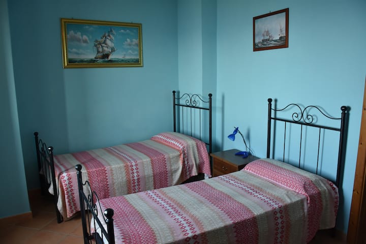 Dhomë gjumi 2