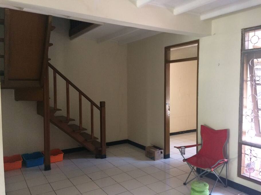 ruang ke lantai 2 dan k.tidur