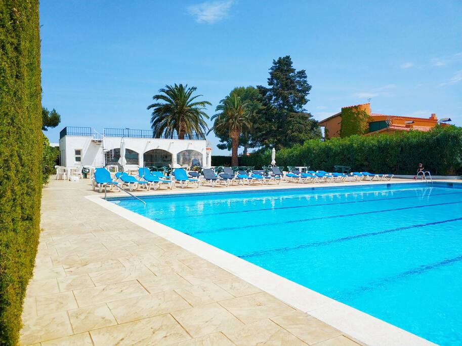 Club privado con piscina