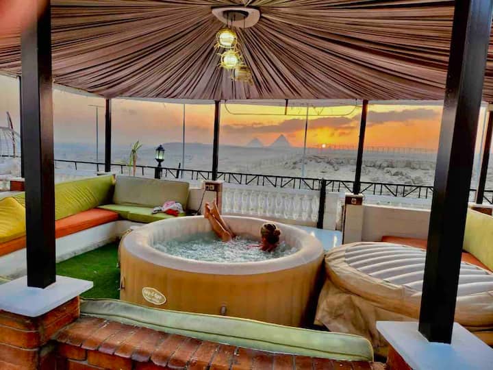 Private Oasis Panoramic Pyramids View RelaxJacuzzi Houses for Rent in