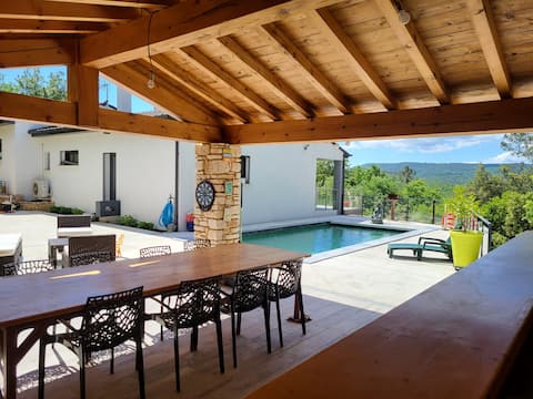 Contemporary villa with all the comforts