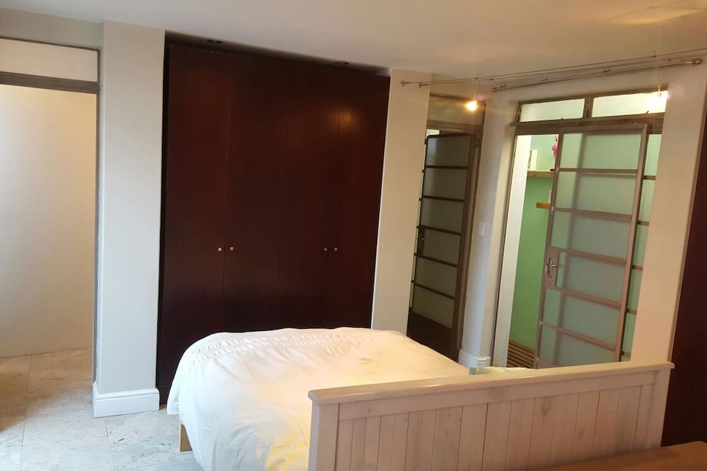 Open plan arrangenent with loads of space