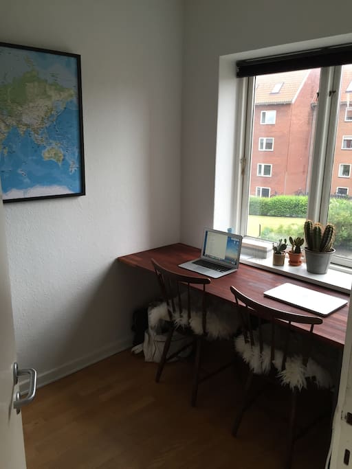 ca 7 m2 kontor ved stuen