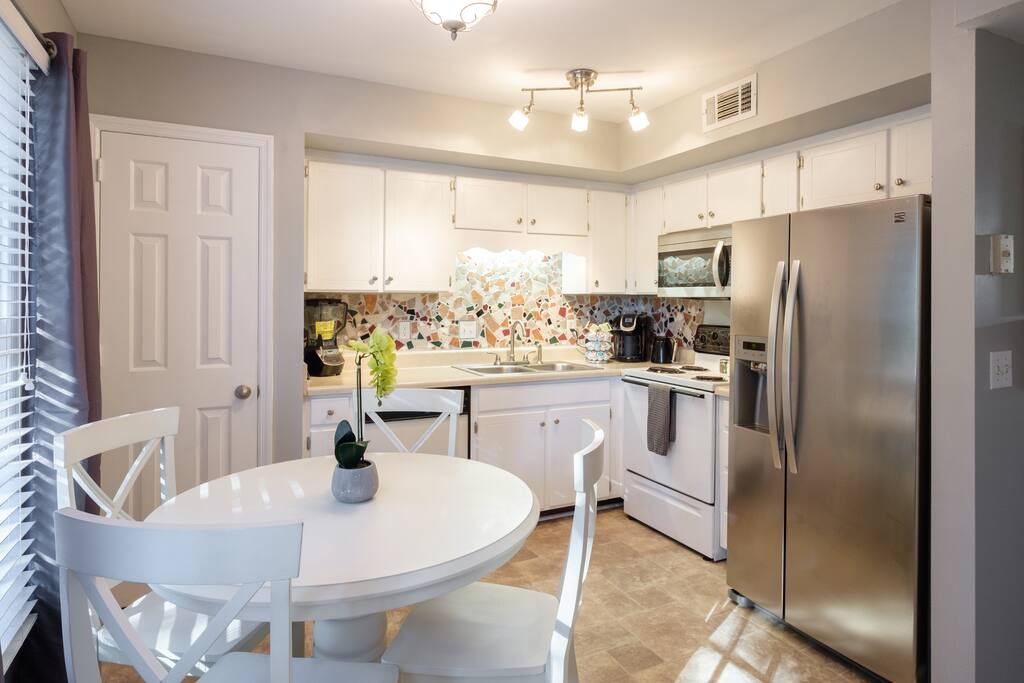 Kitchen - With table for 4