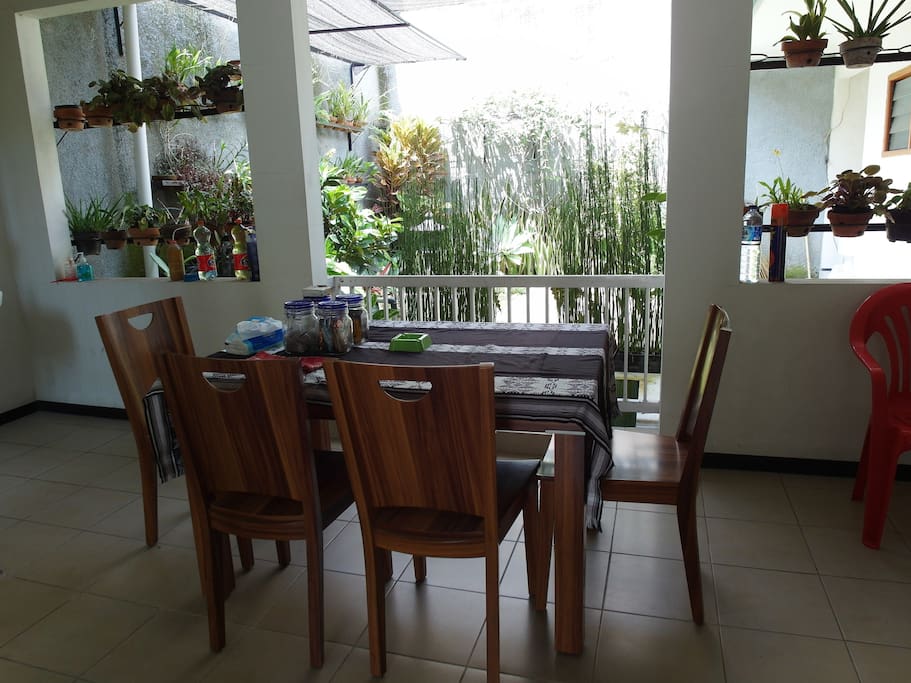 Ruang Makan yang
terbuka.