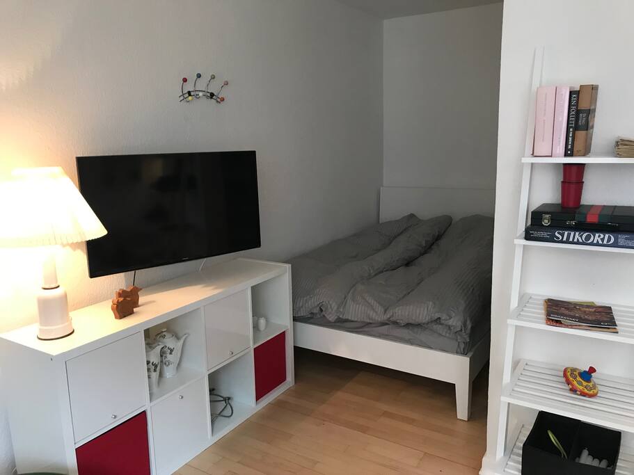 Sovehjørne med plad til to og mulighed for at dreje TV