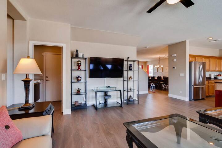 Near Downtown & Speedway, has 15 beds gallery image 5