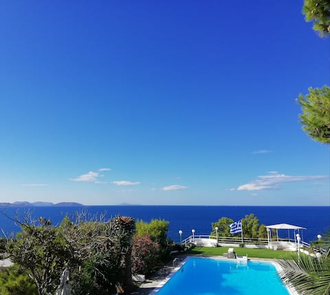 Beautiful, Private Villa by the Sea