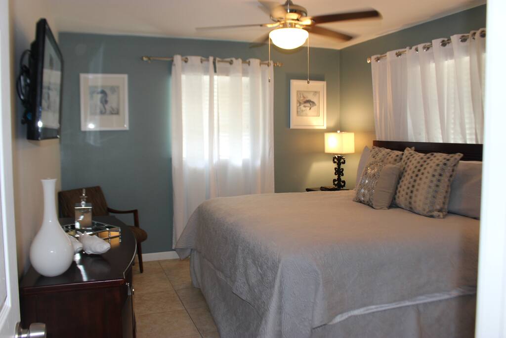 Master bedroom King Bed
