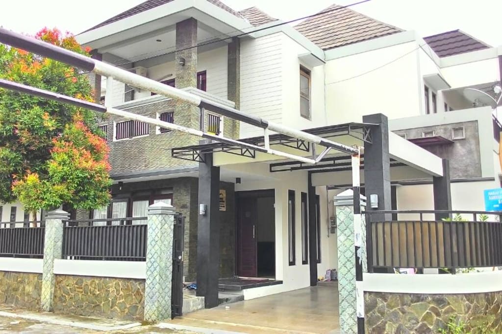Tampak depan