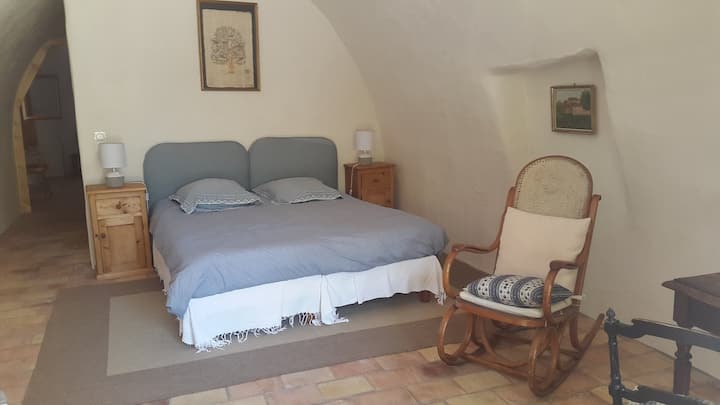 BEDROOM 2 (GROUND FLOOR)