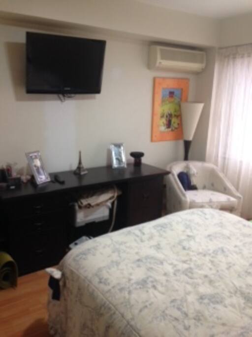 1ra Habitacion con cama Queen