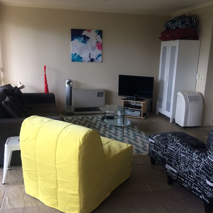 Lounge with TV, wifi and comfy furniture