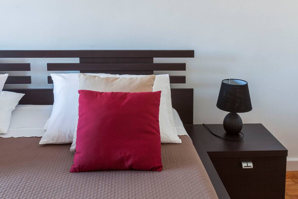 Room 2 with one king size bed (160cm x 200cm)