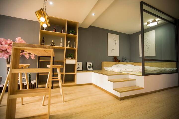 【猪圈】桃花来了解放碑中心——AAAA级景区洪崖洞/两江索道/轨道交通/江景房