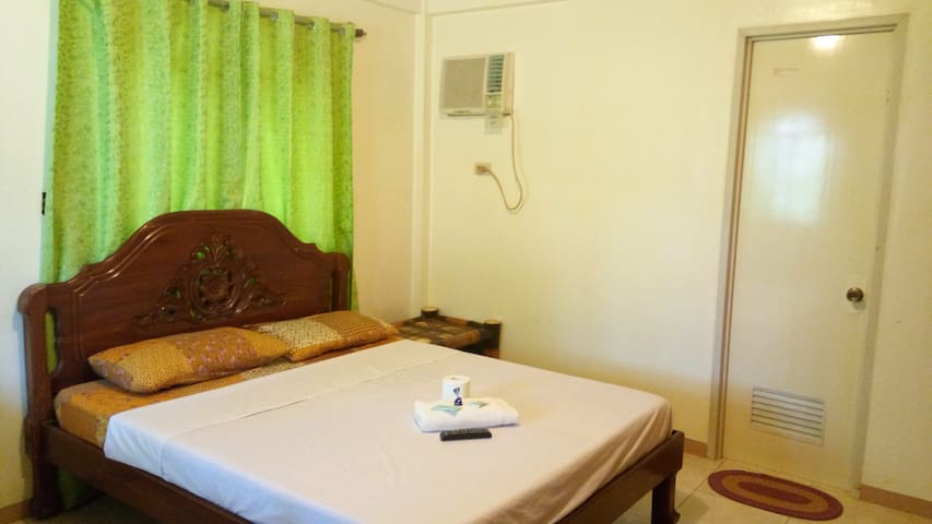 Appartment close to D'mall and White Beach!