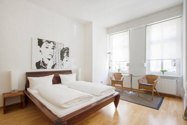 Airbnb® | Berlin - Holiday Rentals & Places to Stay - Berlin, Germany