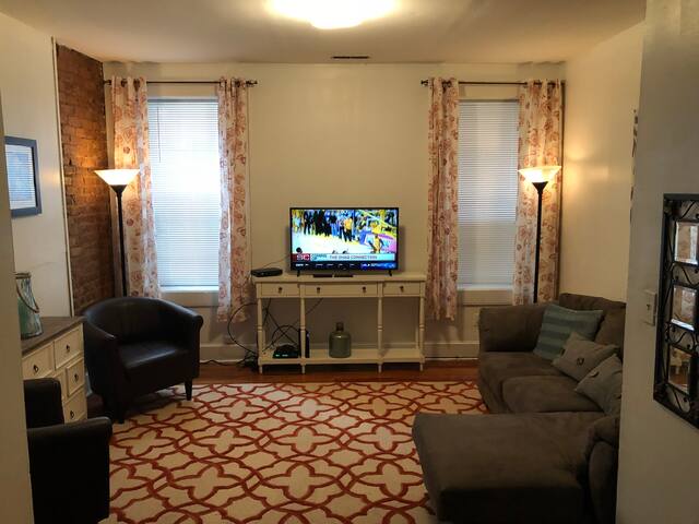 Magnificent 2-bdrm Apt Carytown, Byrd Park, VMFA