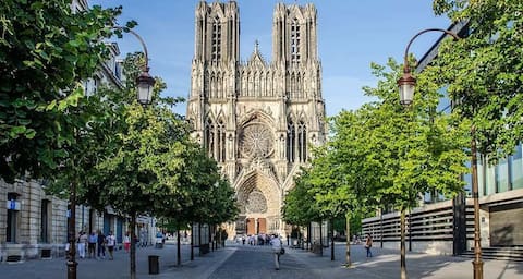 Top Airbnb: Secure parking/center included in Marne