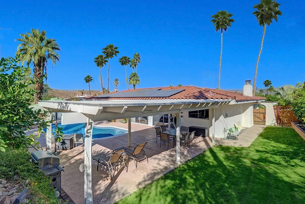 BACK OF HOUSE REVERSE-Oranj Palm Vacation Homes