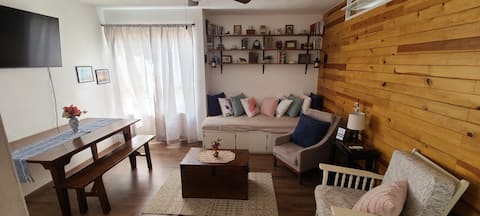 Top Airbnb: Cozy Sitting Room w/ Double Bed: Room B in Torreón
